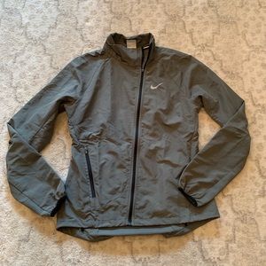 Nike women’s zip up jacket small